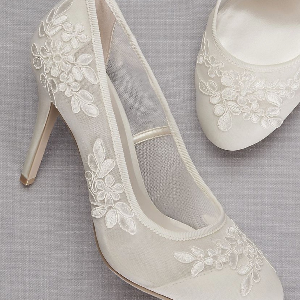 David’s Bridal Ivory Round-Toe Lace Mesh Pumps